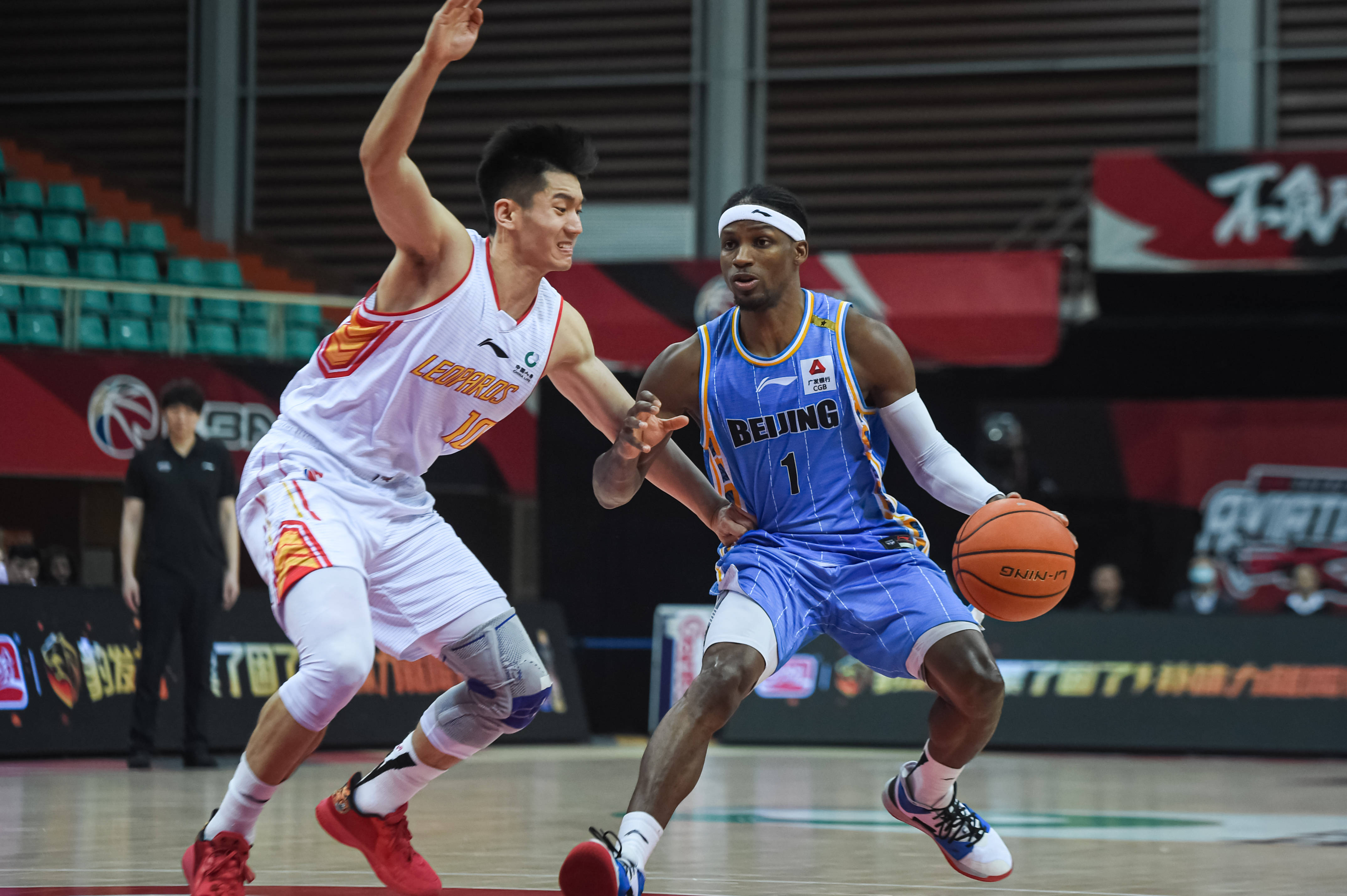 攻和高压防 攻和高压防