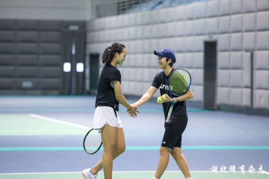 些许反击的 些许反击的